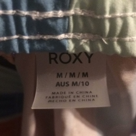 Roxy size M shorts in new condition - Picture 4 of 7